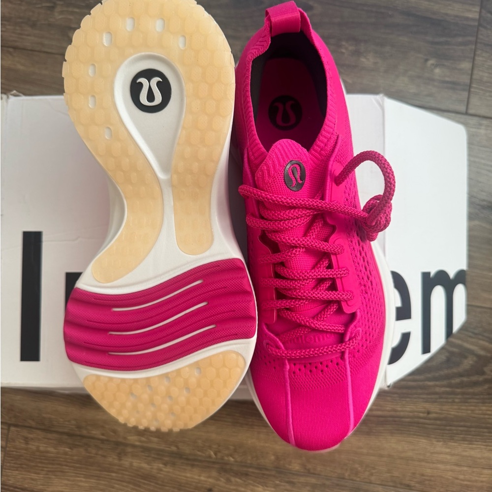 NWB Lululemon Women's Pink Chargefeel 3 Athletic Shoes Sz 9